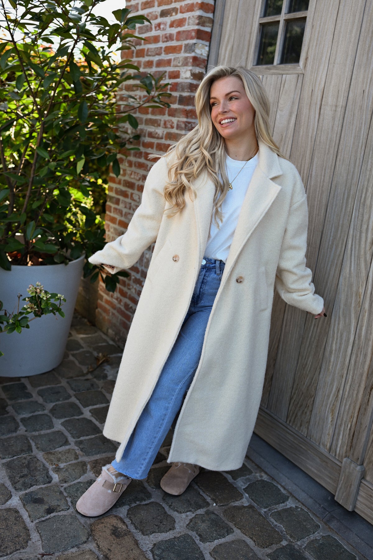 Jacqueline Mantel - Ecru