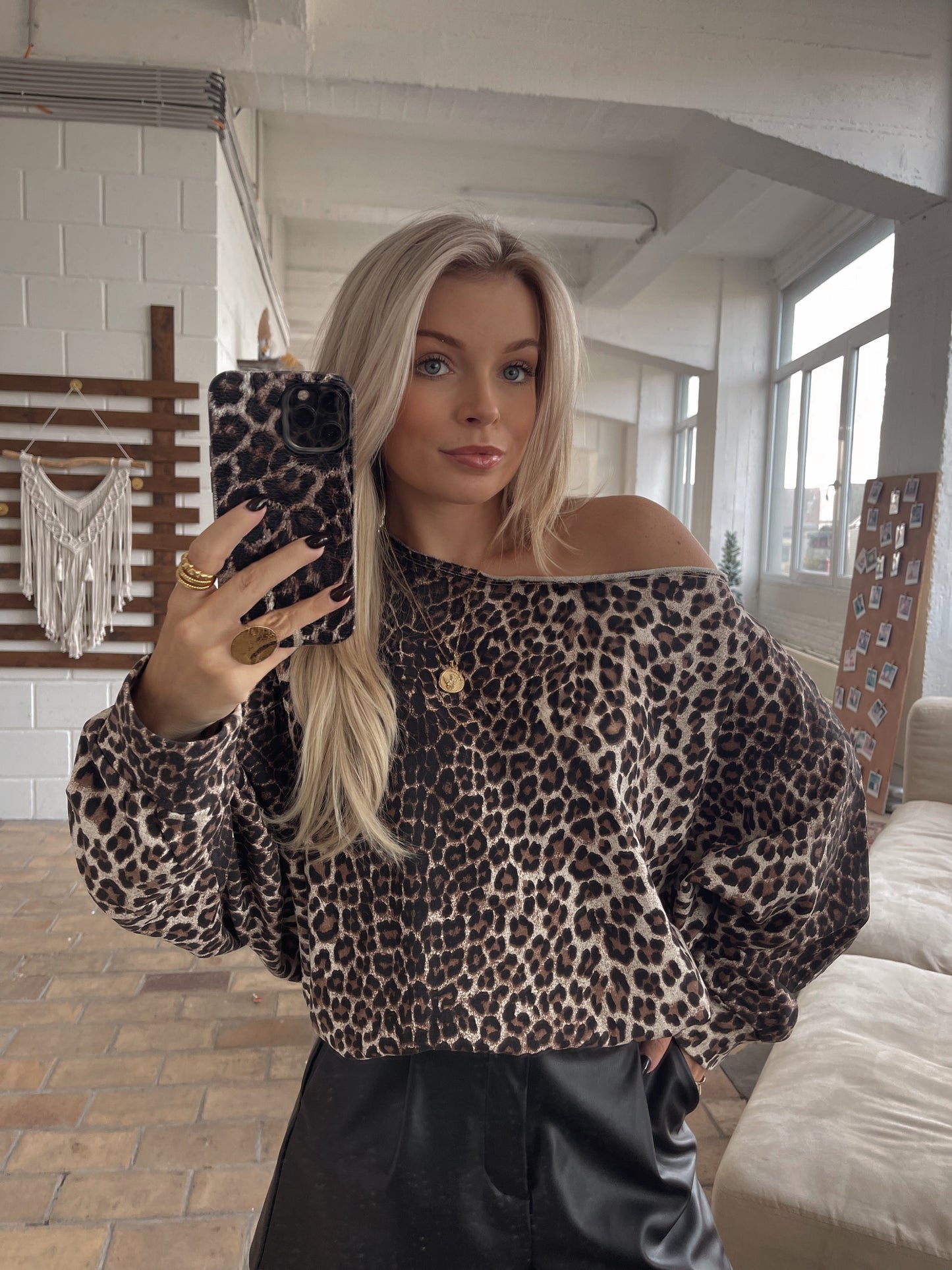 Leo Off Shoulder Sweater Beige (Last one!)