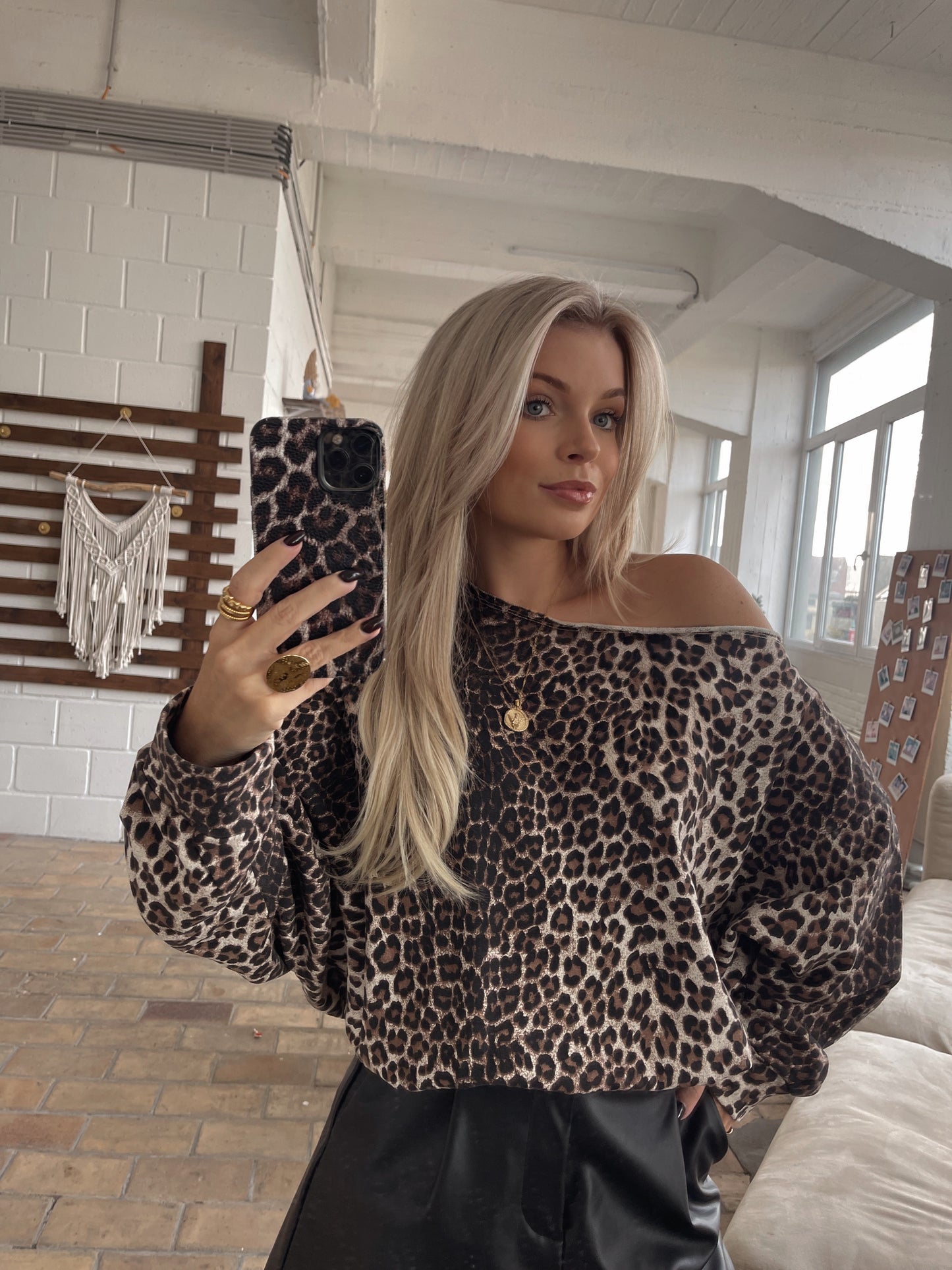 Leo Off Shoulder Sweater Beige (Last one!)