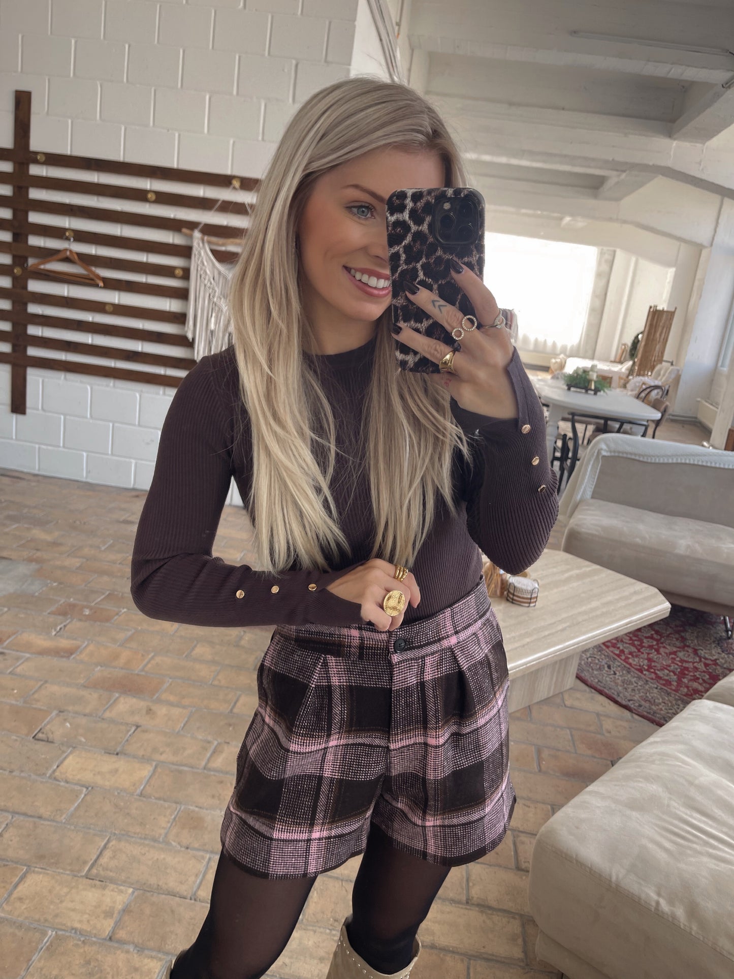 Short Lara Bruin (Last one!)