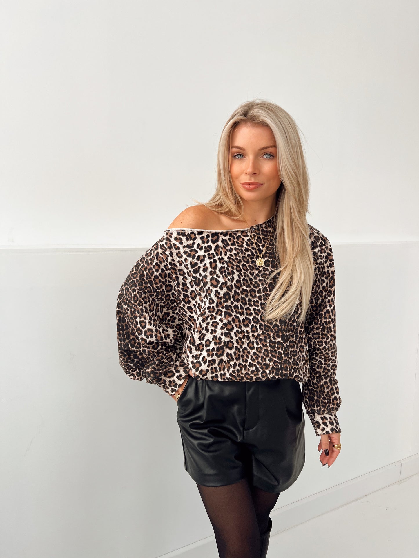 Leo Off Shoulder Sweater Beige (Last one!)