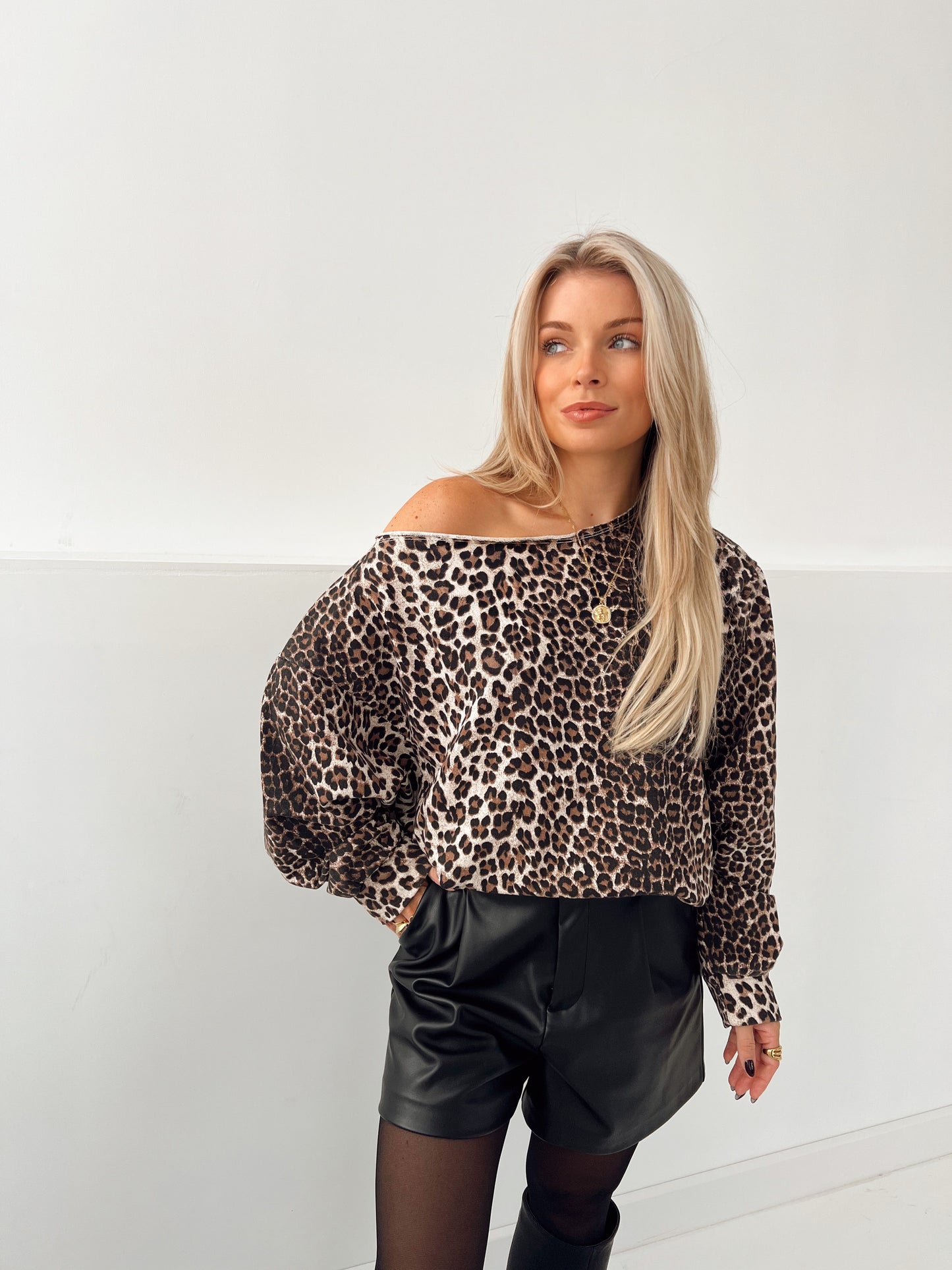 Leo Off Shoulder Sweater Beige (Last one!)